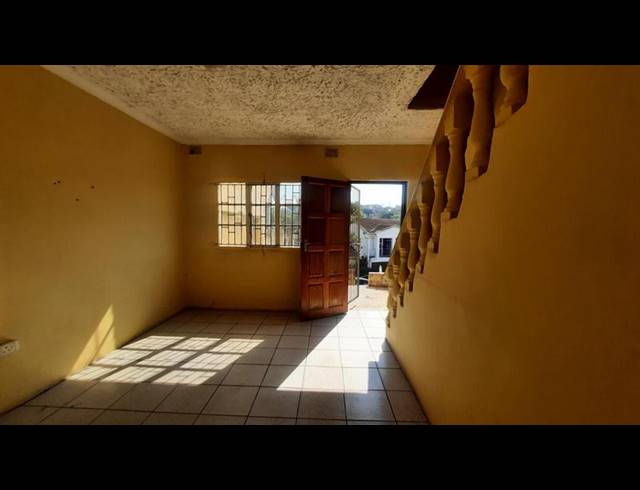 2 BEDROOM PROPERTY TO RENT IN CROSSMOOR